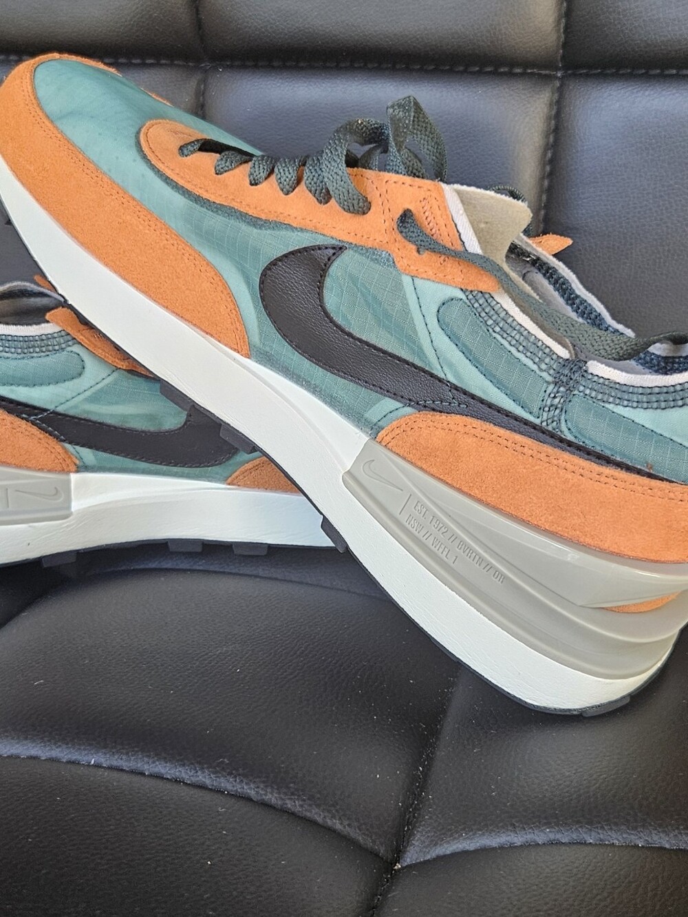 Nike Men's Teal and Orange Low-Top Sneaker with Black Swoosh - Picture 5 of 10